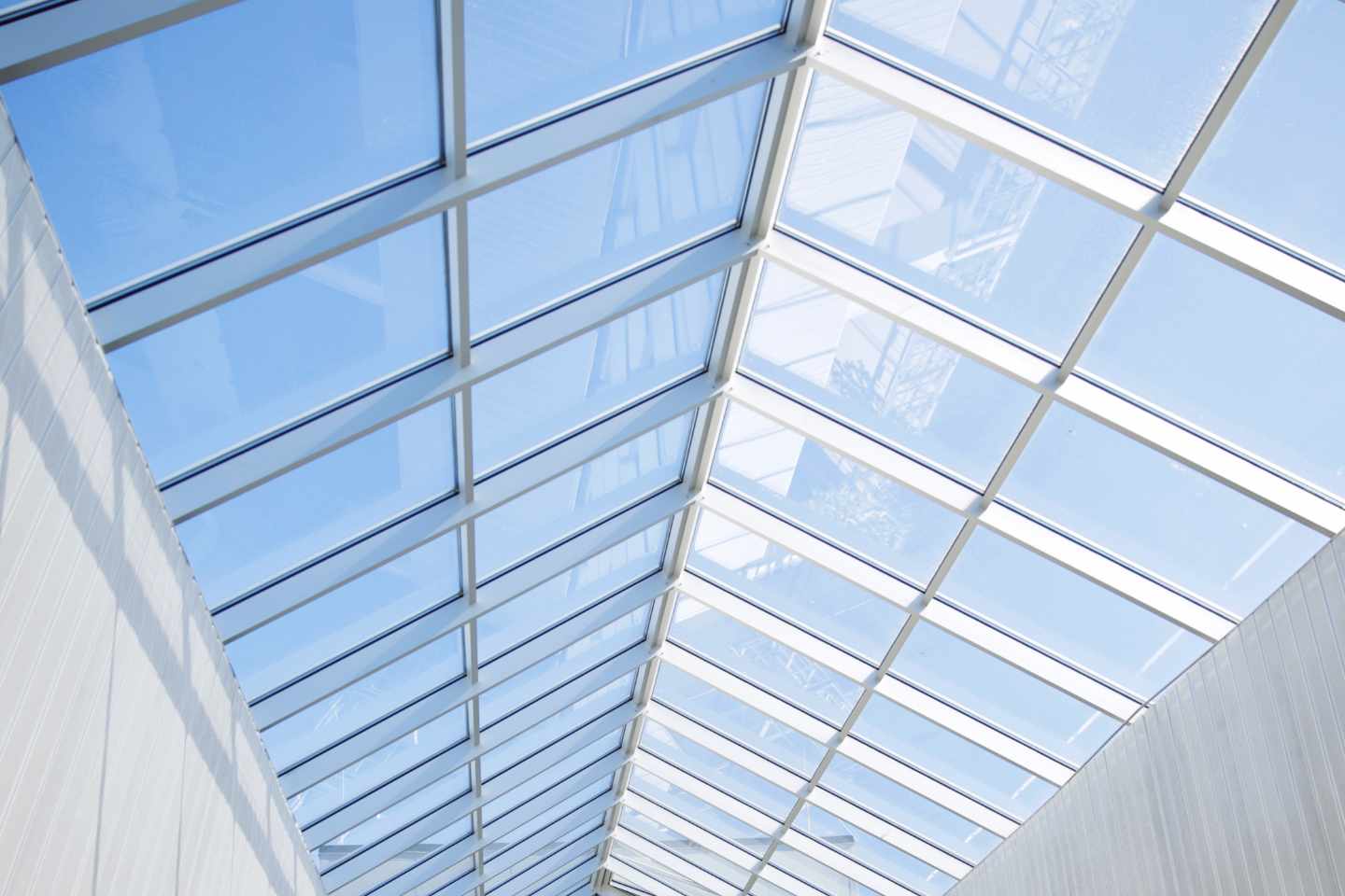 Diferença entre Telhado de Vidro e Cobertura de Policarbonato